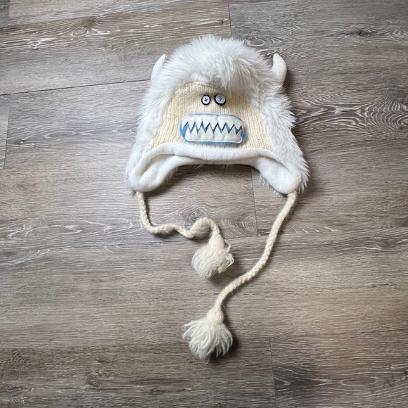 Knitwits Accessories - Knitwits Yeti Monster Trapper Hat Unisex OS White Wool Faux Fur Earflap Beanie